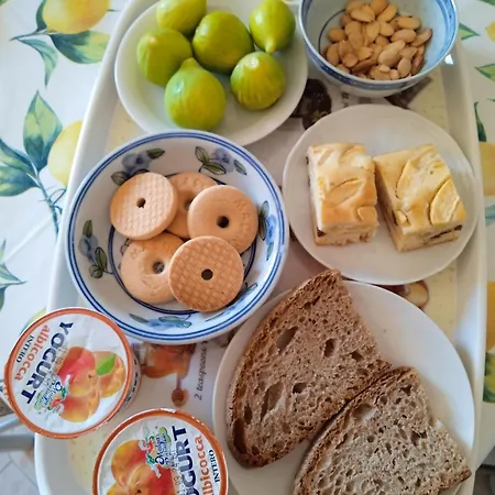 Rosina Bed & Breakfast 3*